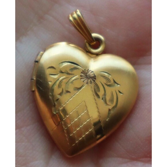 Vintage Gold Filled Heart Locket Engraved - Picture 1 of 4